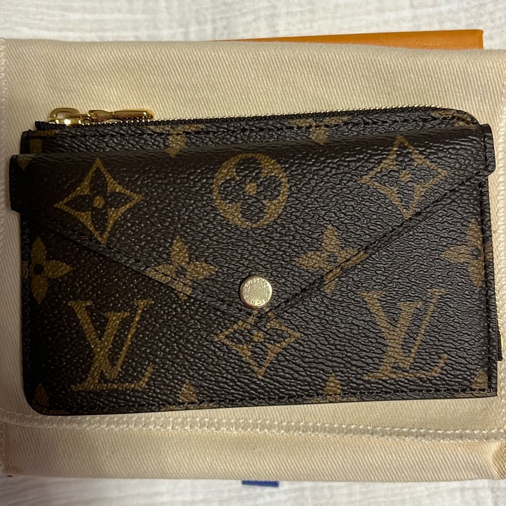 New with box authentic Louis Vuitton Card Holder Recto Verso